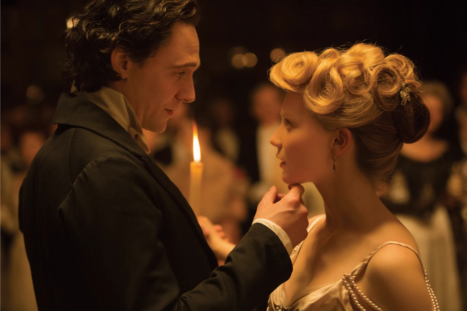 В центре сюжета здесь тоже история непростых любовных отношений. © Legendary Pictures