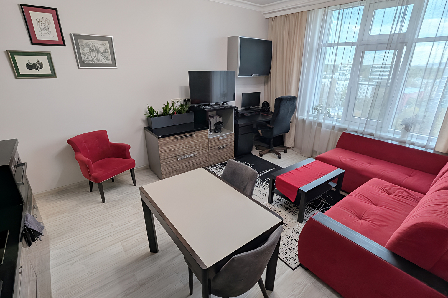 Евродвушка с хорошей отделкой 50 м² на 14-м этаже продается за 25,5 млн рублей. Дорого, но уже есть вся отделка, и вид из окна шикарный. © cian.ru