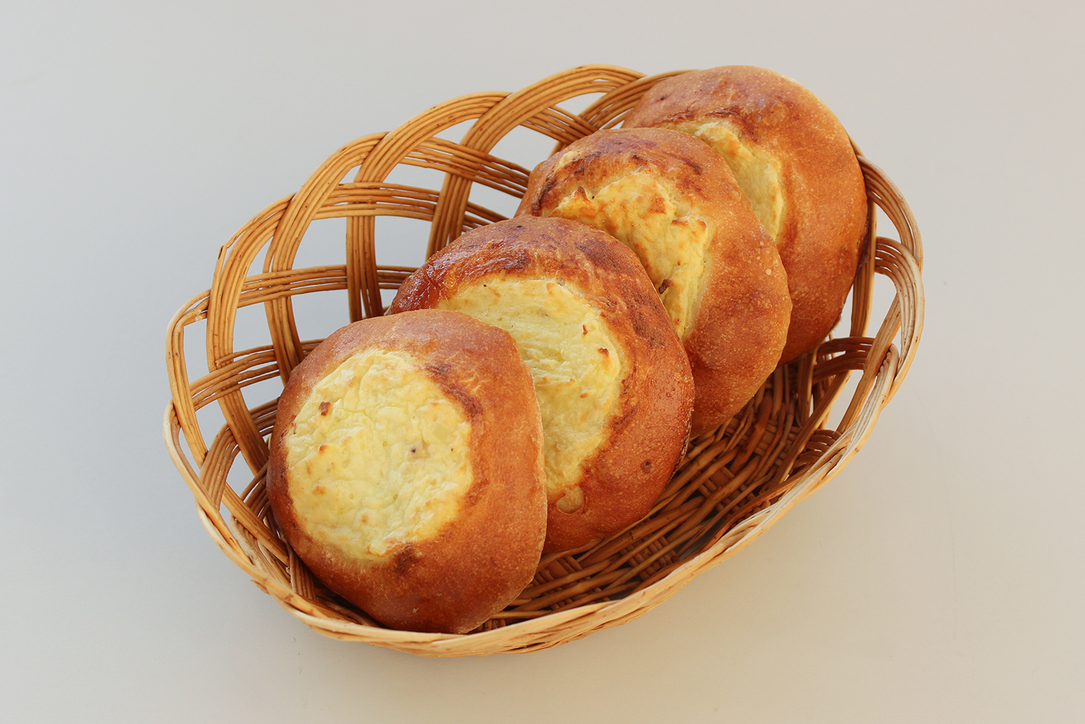 Готовые шаньги с картошкой