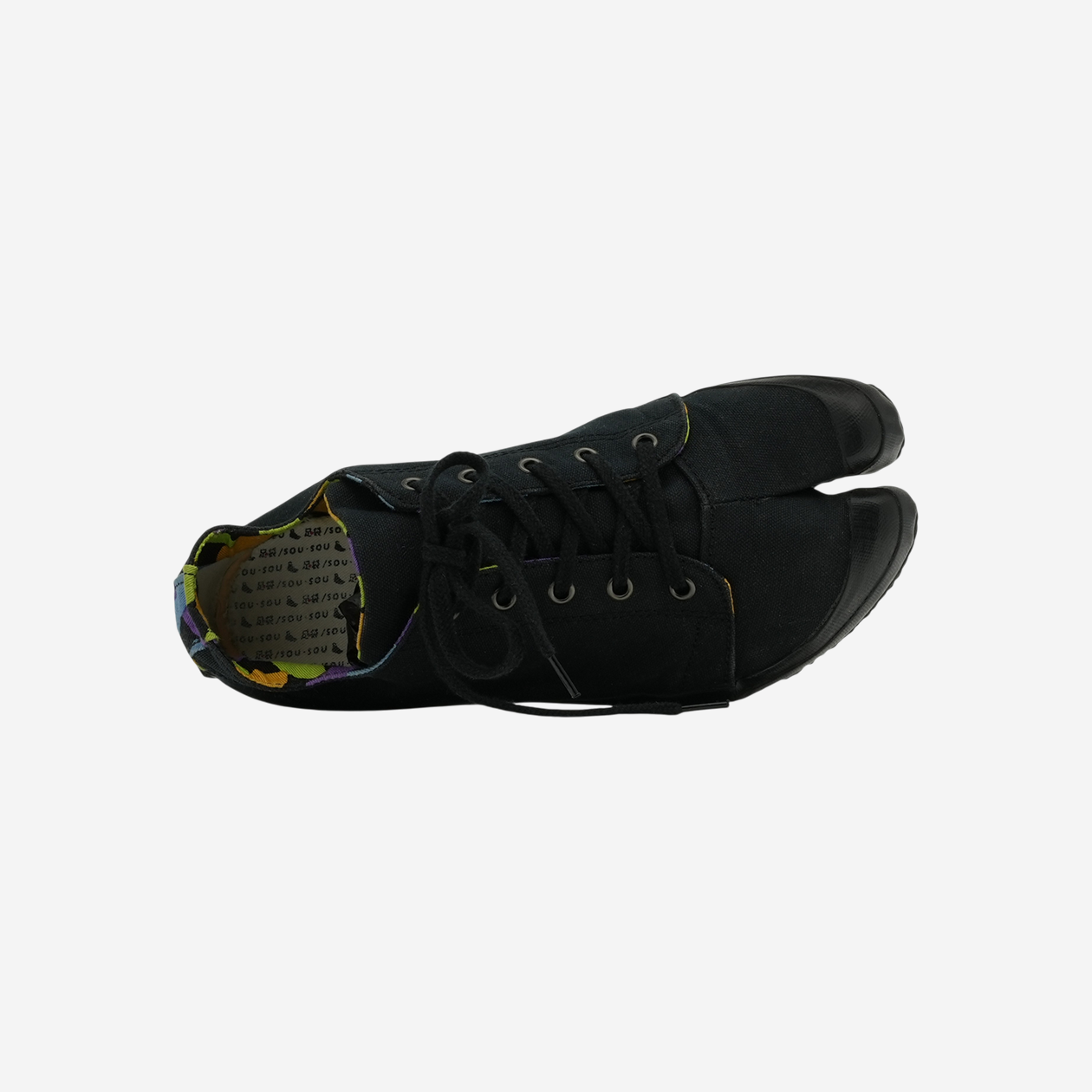 Кроссовки таби Sou Sou, Split Toe Tabi Sneaker. Цена — около 5 800 ₽
