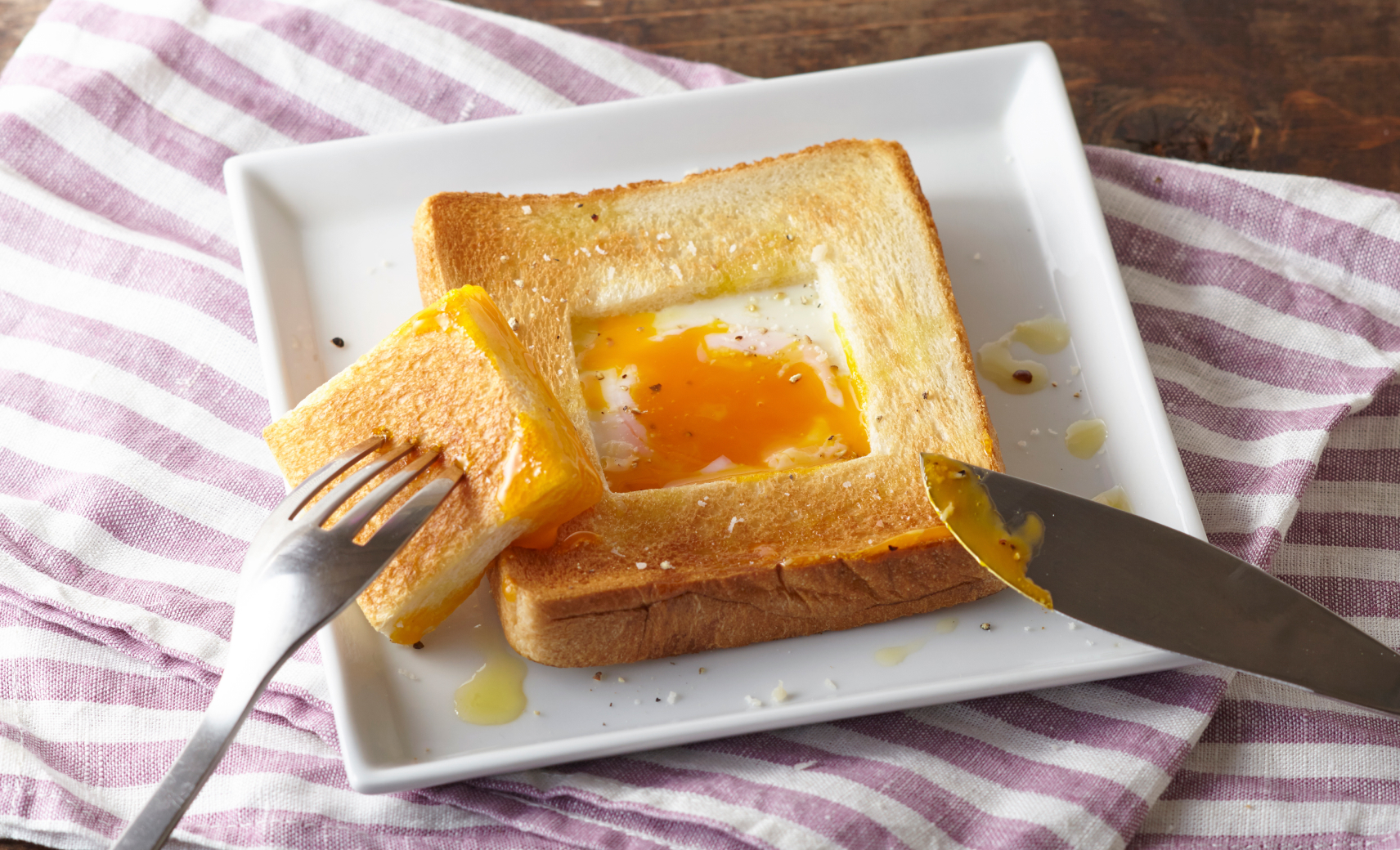 Тост-трафарет с яйцом