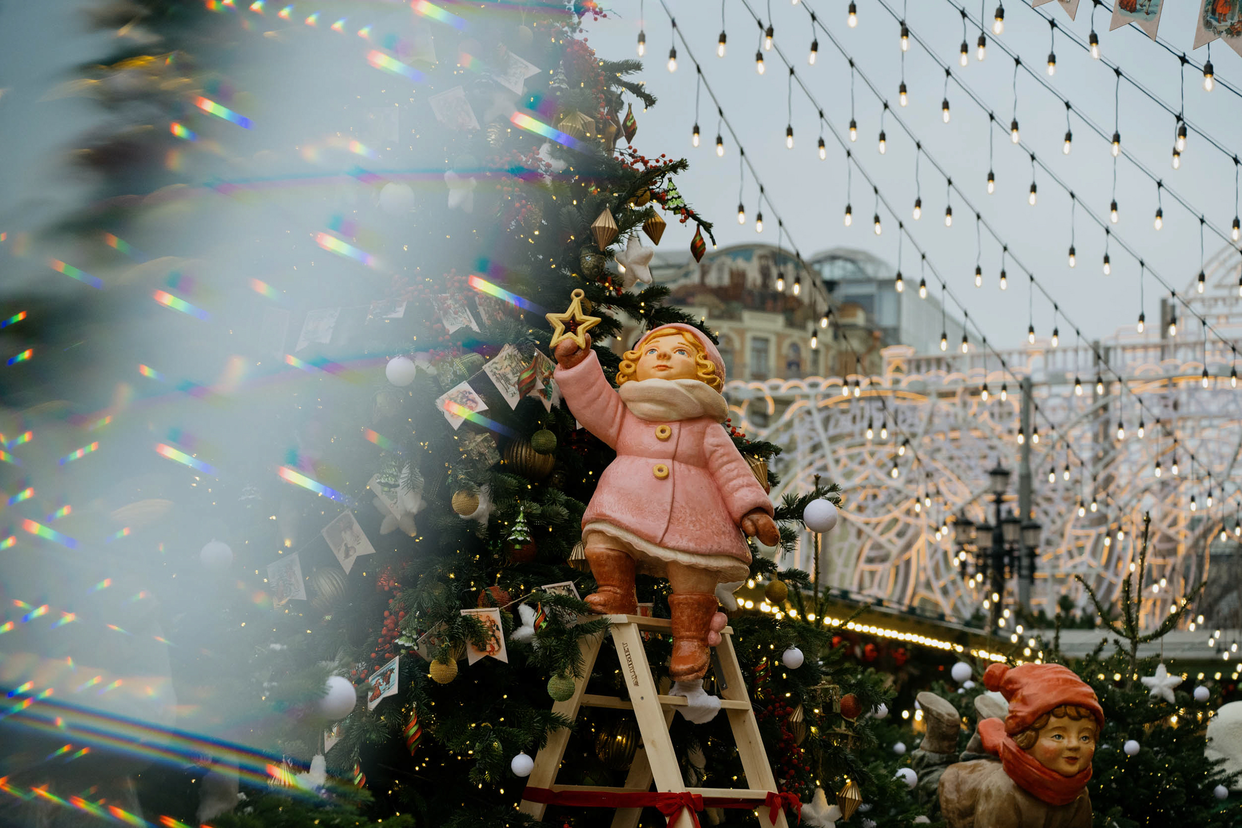 Город елочных игрушек, где посетители погружаются в атмосферу московской ярмарки конца 19 века