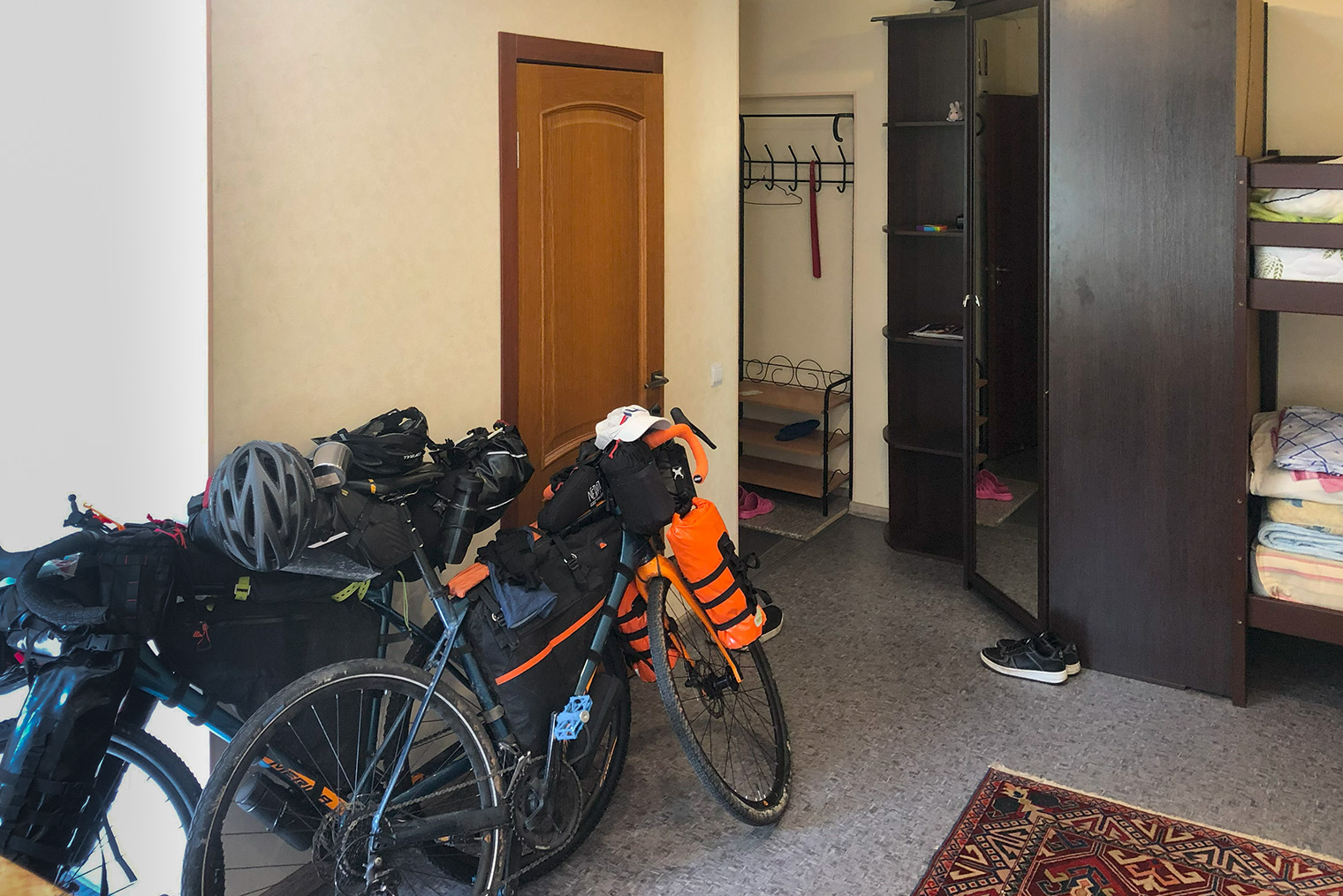 Велосипеды прекрасно поместились в квартире в Петрозаводске и не мешали нам