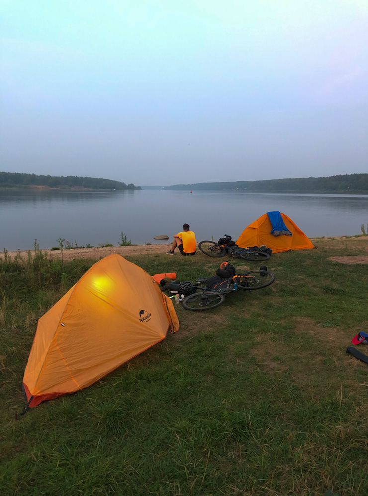 Последний раз за поездку поставили палатки