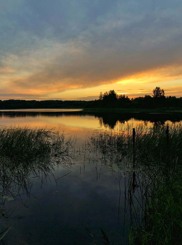 Закат на Лохотцком озере