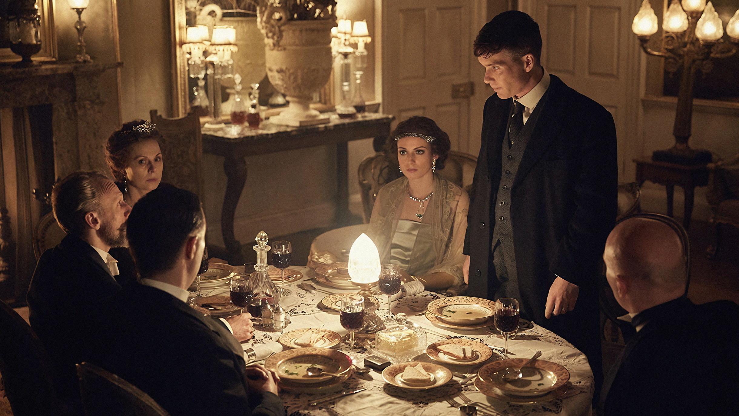 Княгиню Изабеллу сыграла российская актриса Дина Корзун, а Татьяну — нидерландка Гайте Янсен