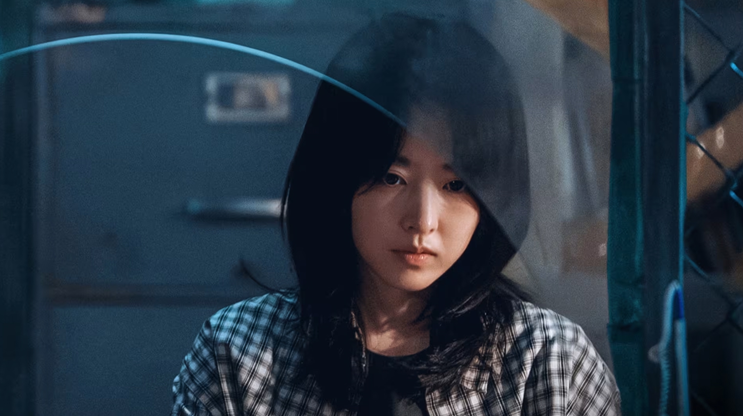 Пак По-ен и Ким Хи-вон ранее уже играли вместе — в дораме «Магазин светильников». © Disney+