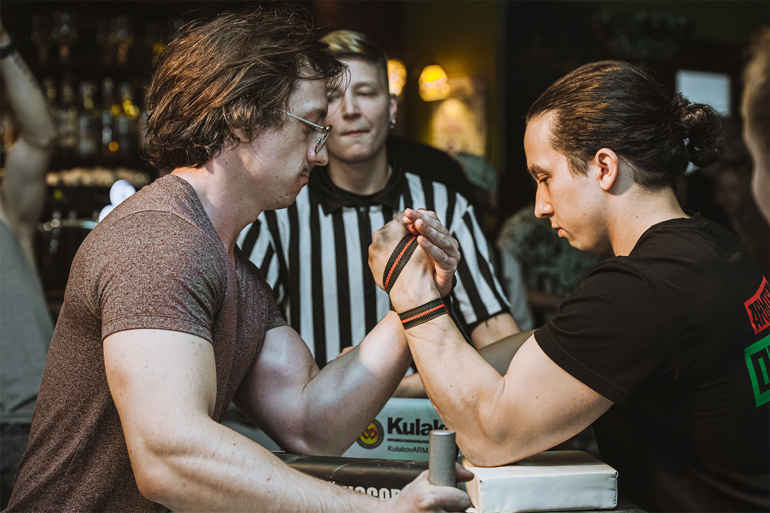 Выставления захвата на соревнованиях среди молодежи «Белый носорог». Я справа. Источник: сообщество в vk.com