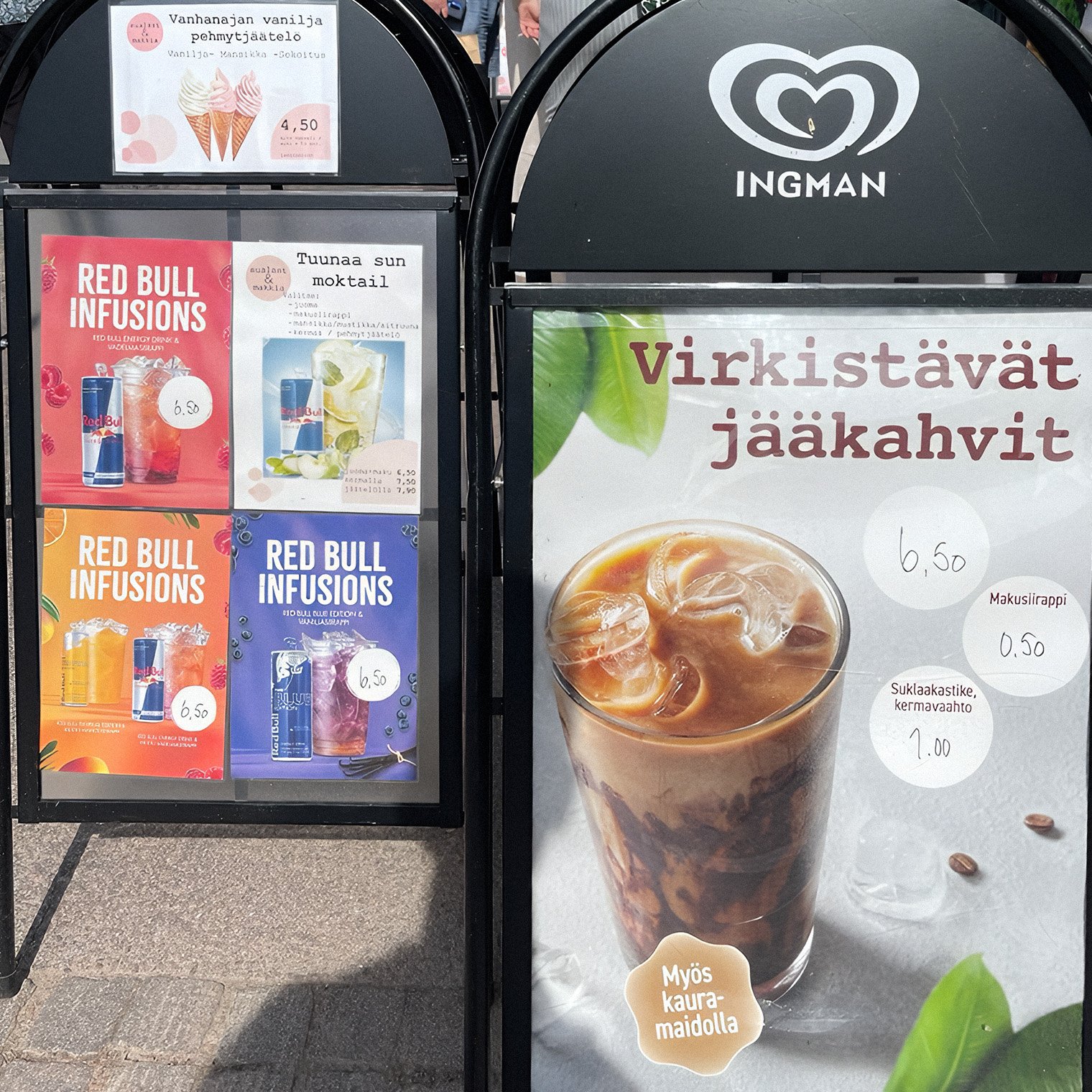 Обычный плакат на финском языке. Без переводчика сложно что-либо понять, но, к счастью, почти всегда есть перевод на английский