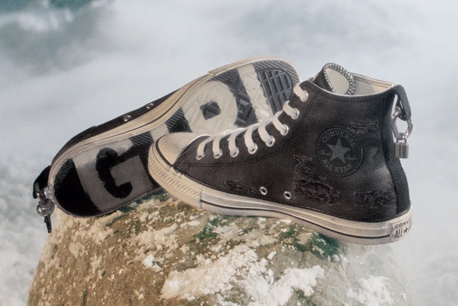 Кеды Converse из коллаборации с Charli XCX. Кадр: Converse