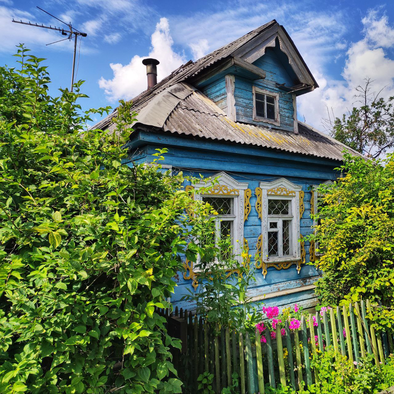 Такие милые дома я наблюдал в Тверской области