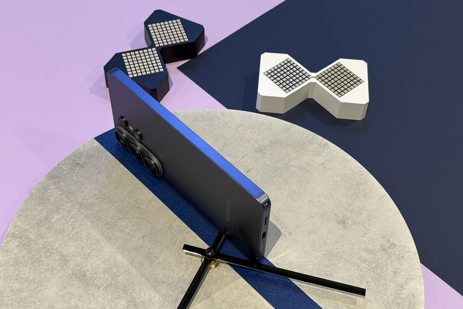 Рамки Samsung Galaxy S26 Ultra выполнены из алюминия — никакого титана