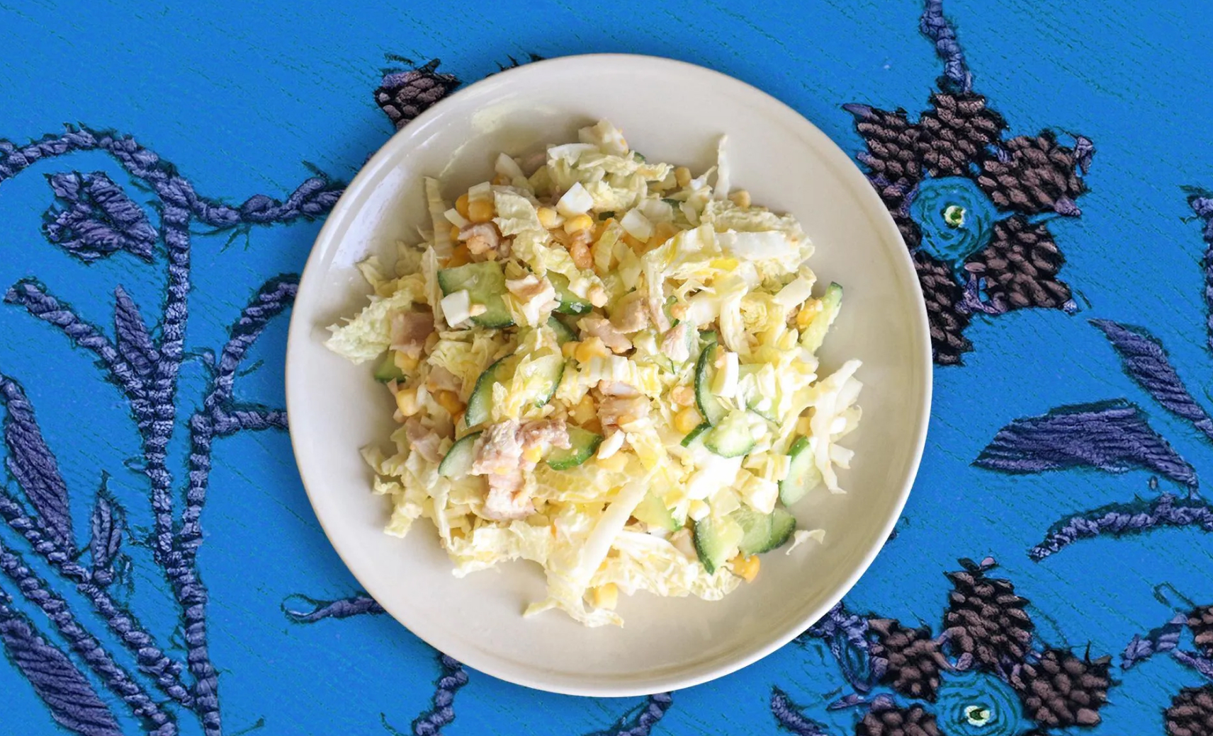 Салат с капустой и курицей