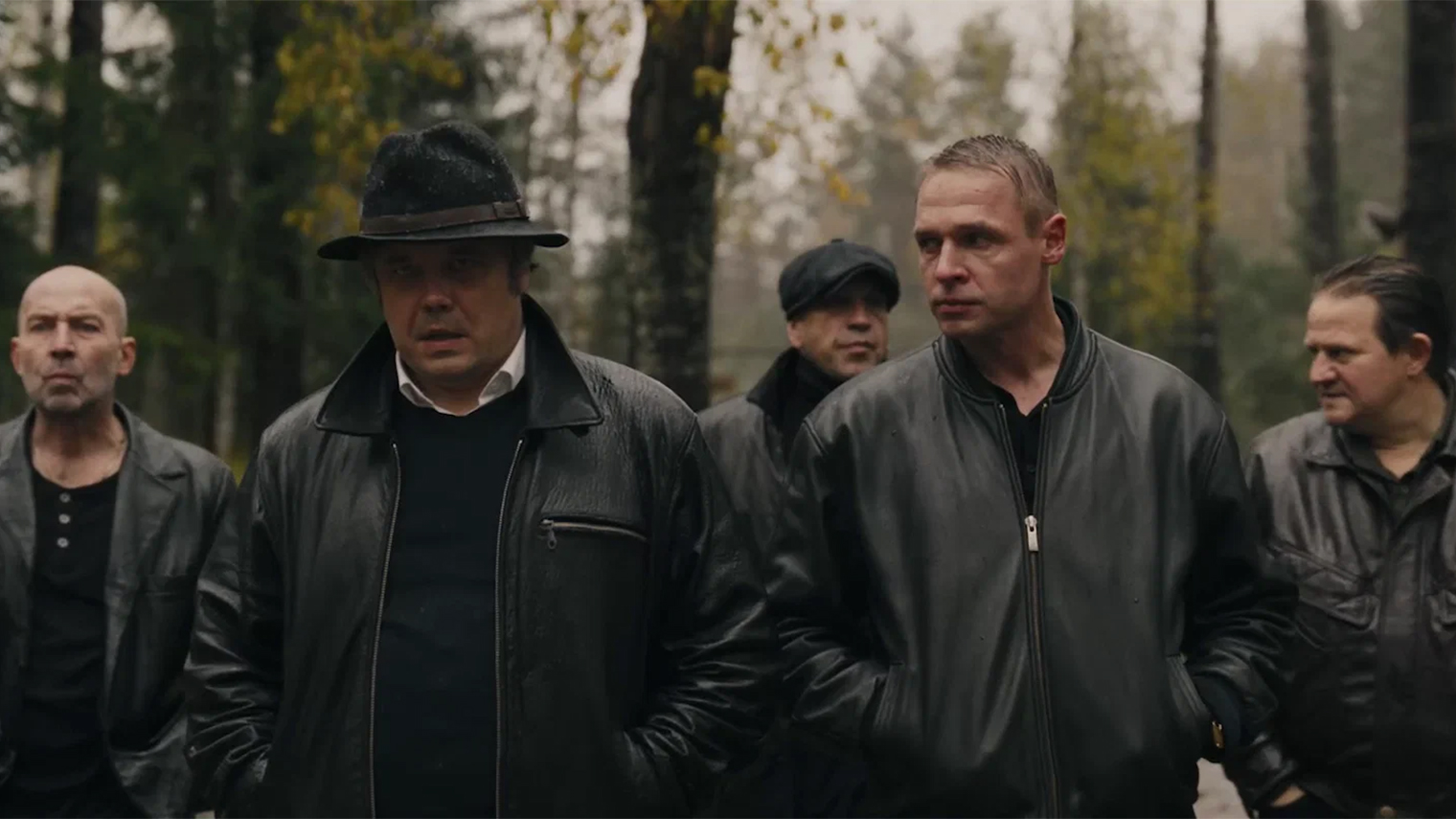 Юрий Масленников — в сериале Юрий Олейников — по прозвищу Краб работал «смотрящим» по Хабаровску, то есть контролировал преступников города. Размах деятельности «Общака» был такой, что они перестроили целый остров под свою базу