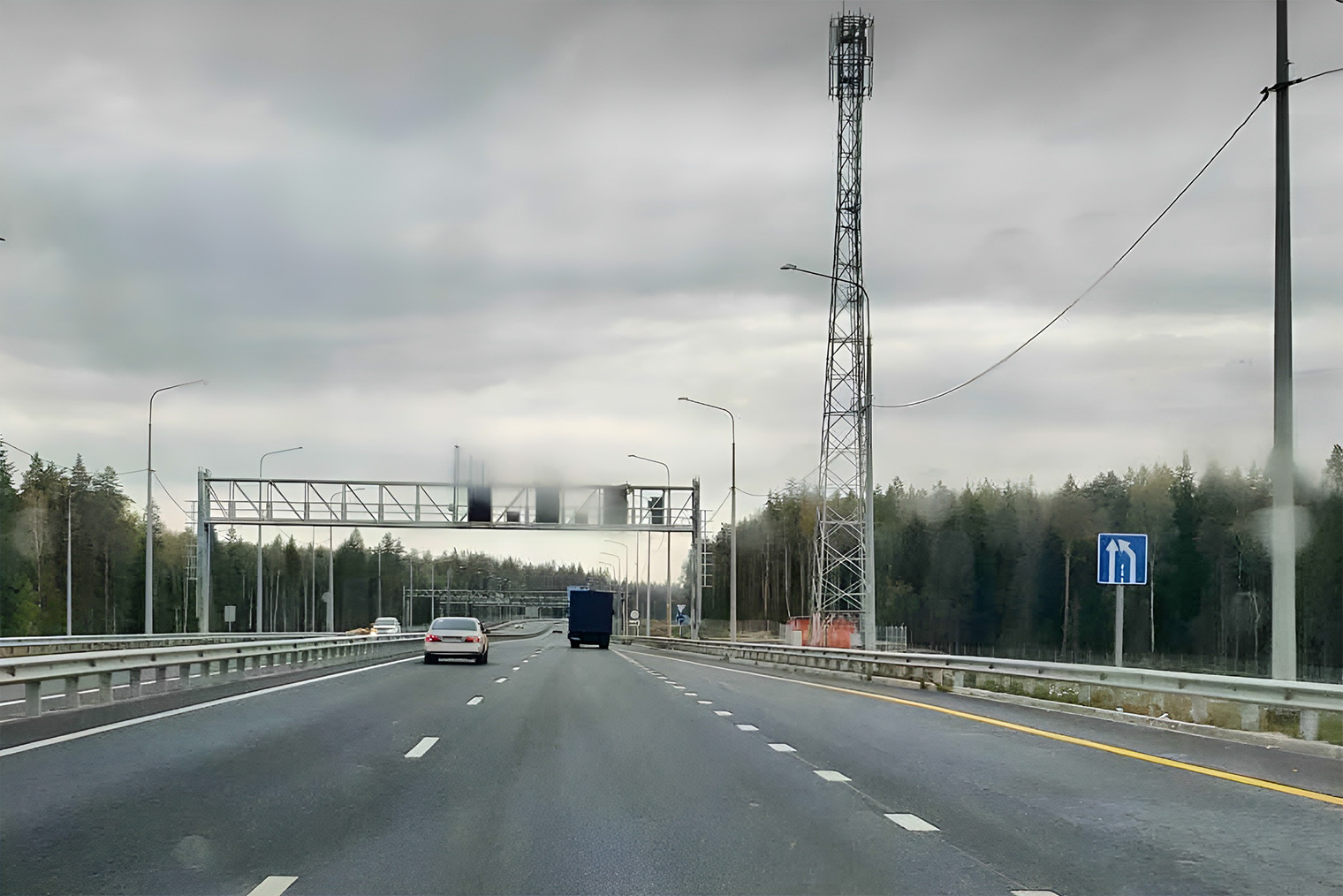 В течение нескольких месяцев операторы связи планируют установить вышки мобильной связи вдоль всей трассы М12. Источник: «Яндекс Карты»
