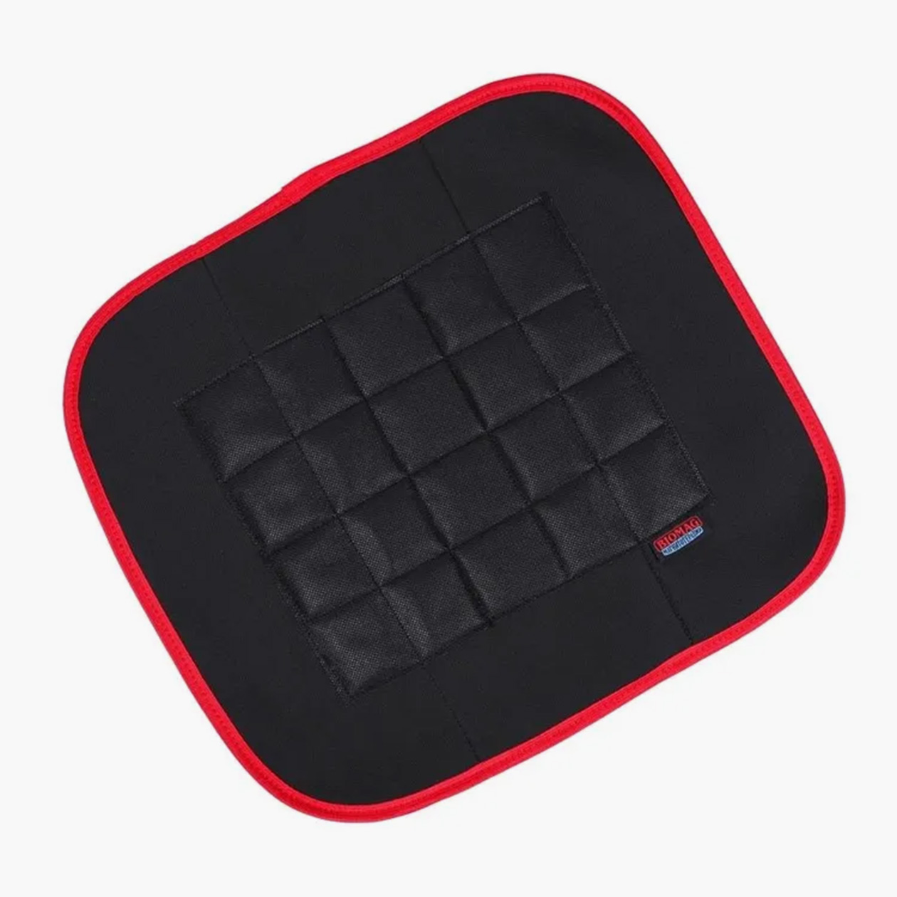 Магнитный коврик использовать просто. «Главное — вы должны зафиксировать коврик в больной зоне». Источник: ozon.ru