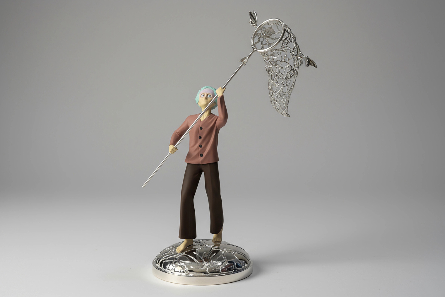 Работа символизирует борьбу с одним из самых страшных неврологических расстройств. Рельефный постамент напоминает структуру мозга, а хромированная поверхность отражает силуэты зрителей, что позволяет каждому погрузиться и в собственные воспоминания