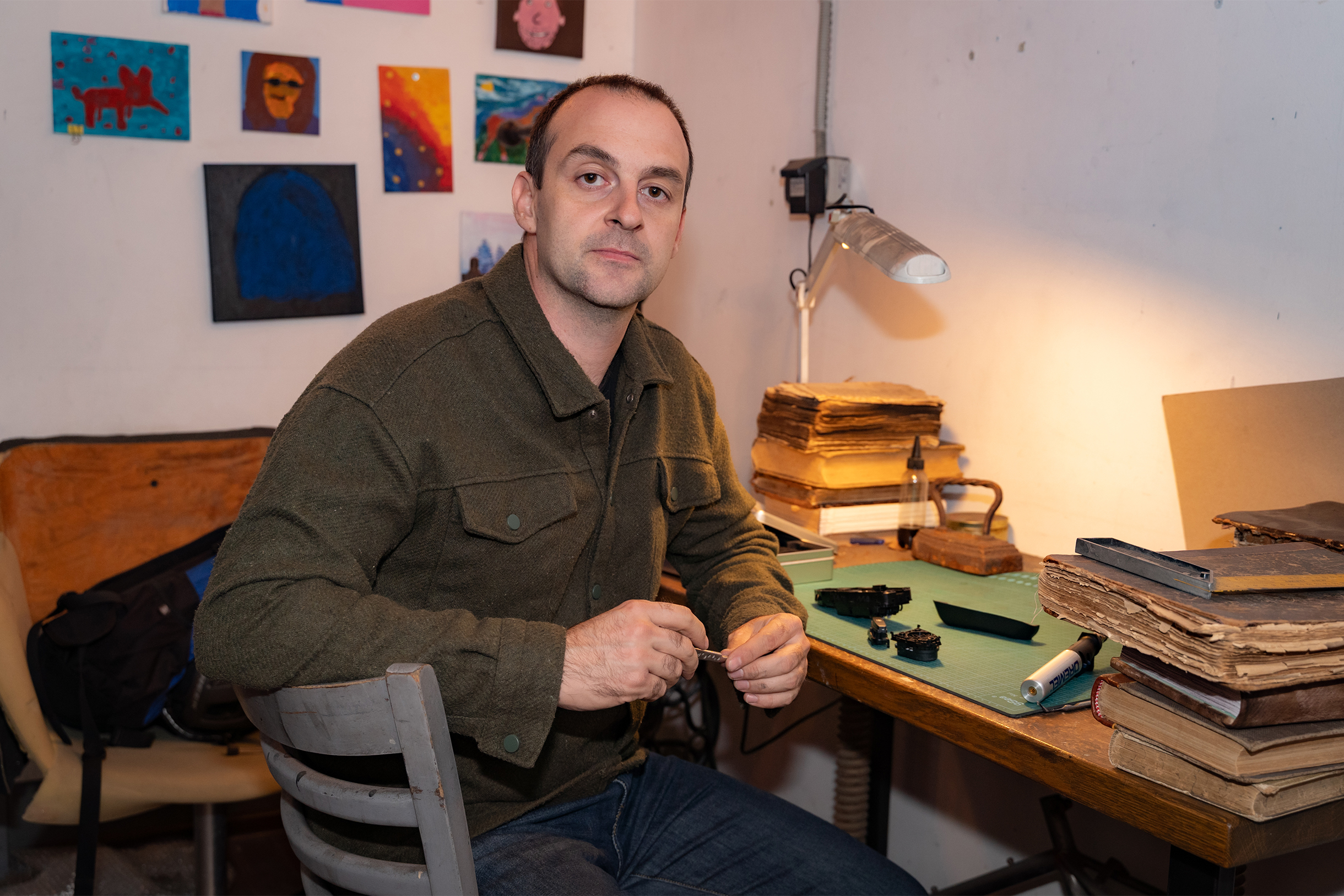 Районов Петербурга я не знал, поэтому, чтобы понять контингент, ездил на метро, шел пешком до нужного адреса и смотрел, сколько Мерседесов проезжает мимо