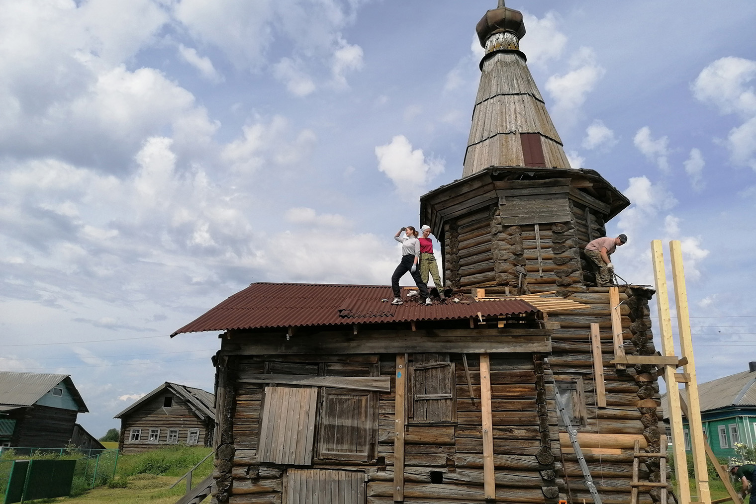 Храмы Русского Севера — будто настоящий музей под открытым небом, который рассказывает о культуре, традициях и мастерстве наших предков. Источник: соцсети проекта «Общее Дело»