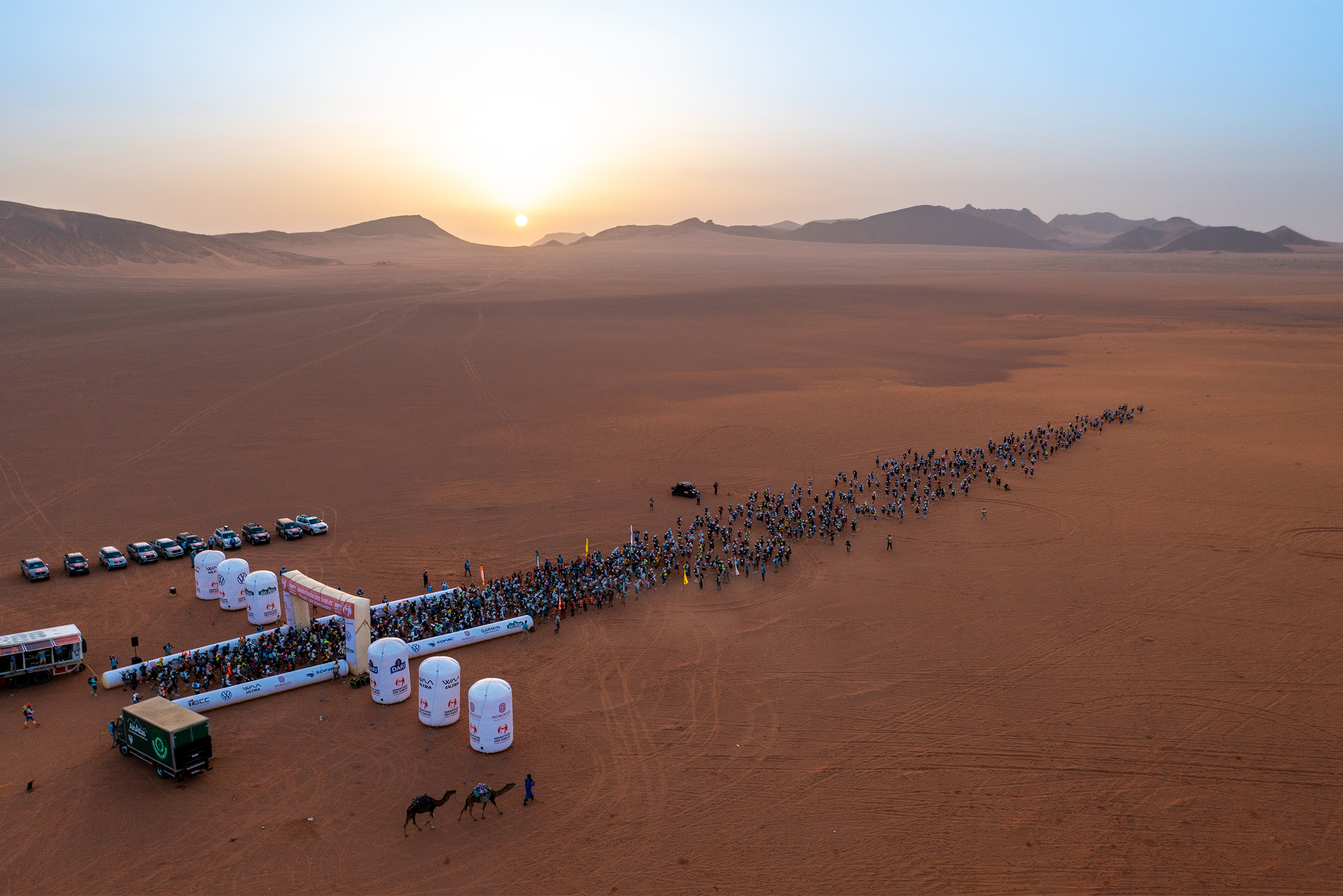 Старт MDS в 2024 году. Фотография: Ian Corrless для Marathon des Sables