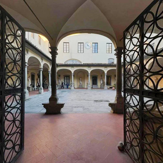 Внутренний двор Академии изящных искусств Флоренции. © Дарико Тутова