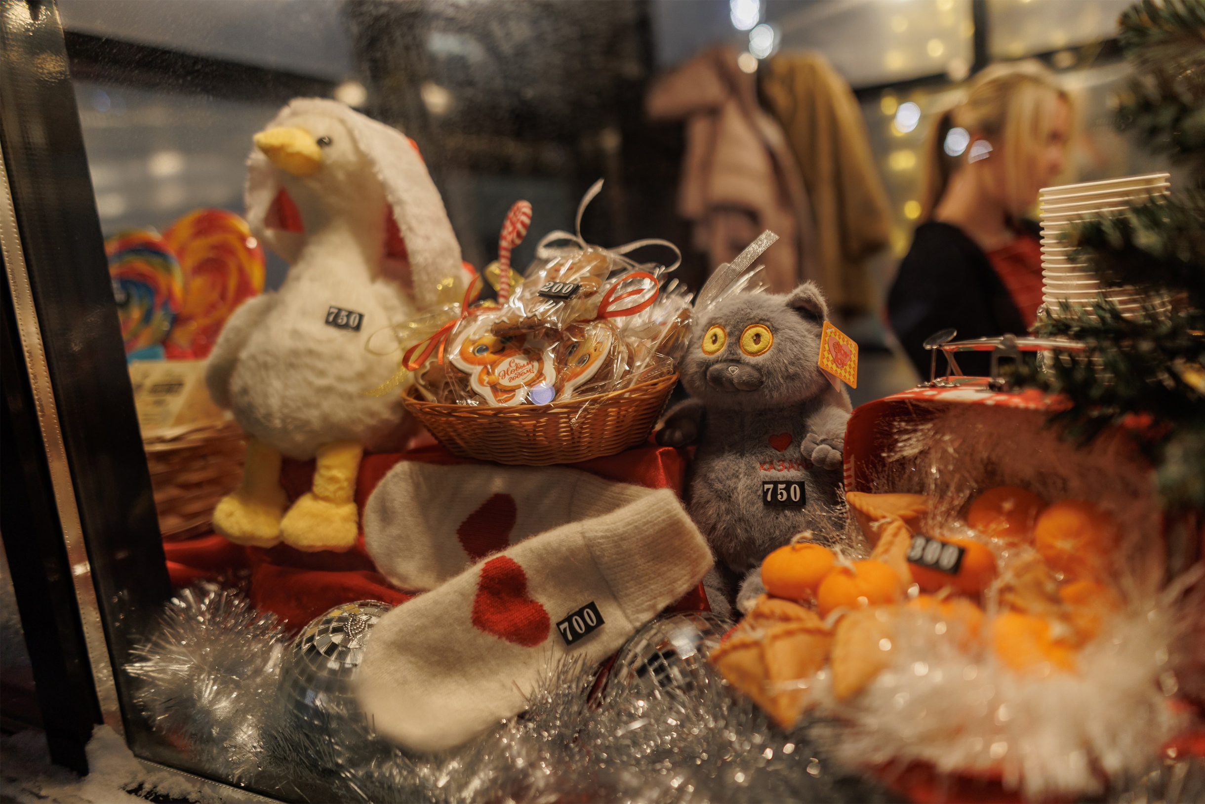 На территории Кремля можно приобрести новогодние сувениры