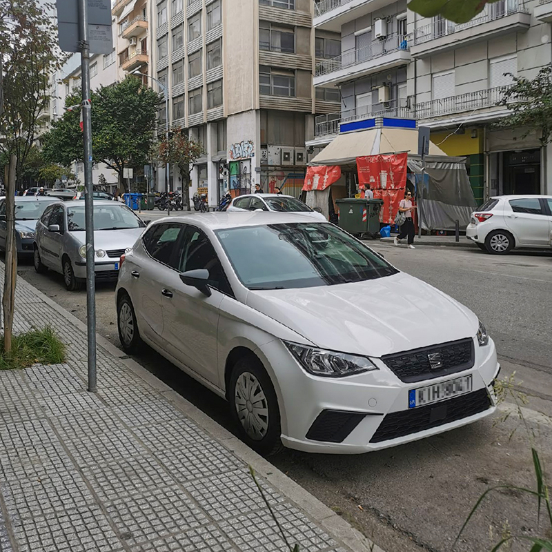 Такие машины, как наш Сеат, встречаются в Греции повсюду