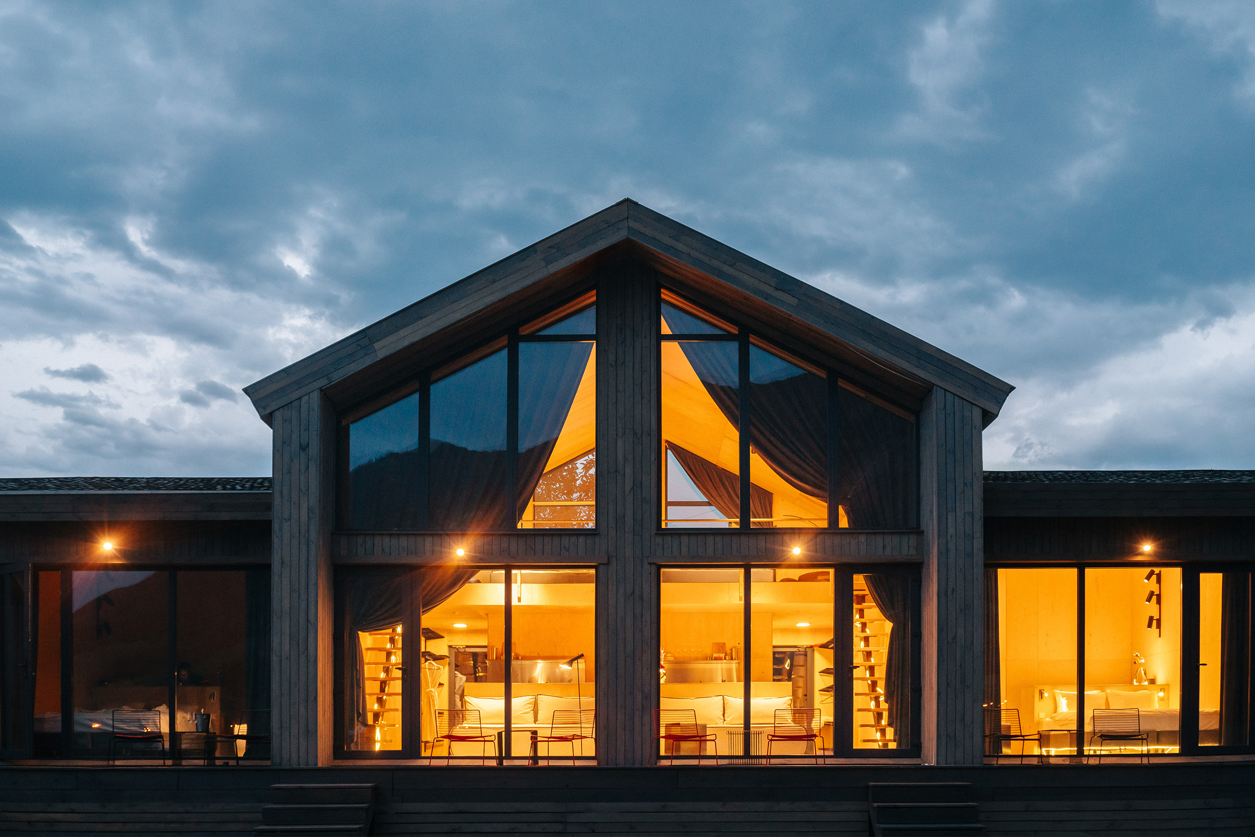 Мы подготовили ребятам презентацию, показали цифры — и убедили их строить отель именно там