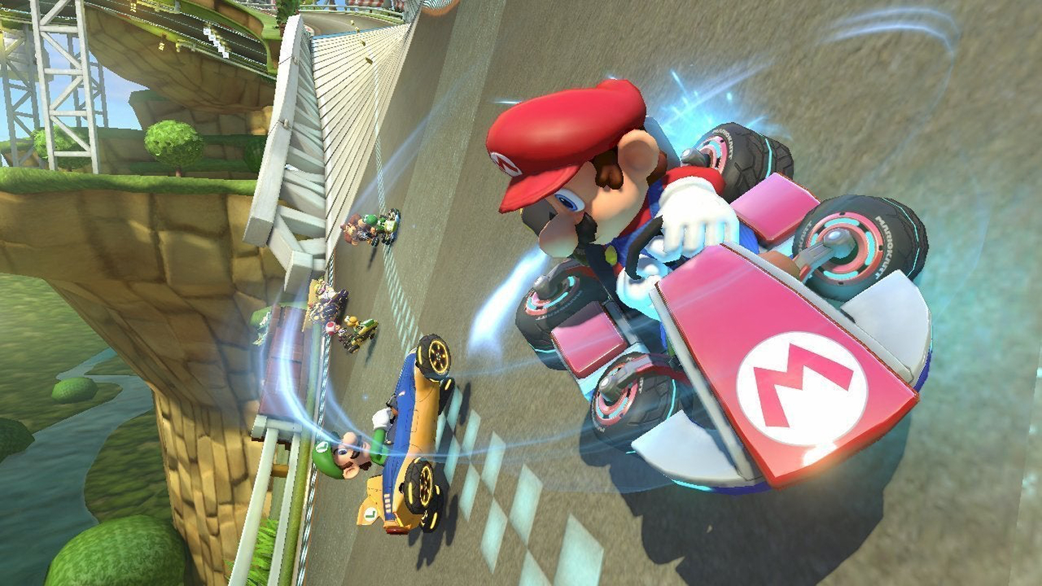 В Mario Kart 8 есть автомобили и мотоциклы с колесами-антигравами, которые позволяют ездить даже вверх ногами. Кадр: Nintendo