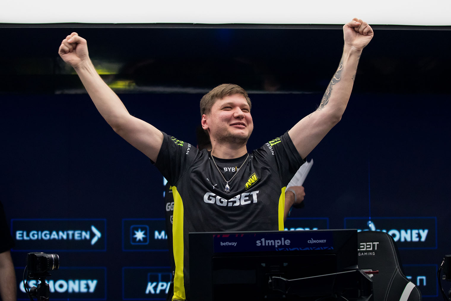 Александр s1mple Костылев после победы на PGL Major Stockholm 2021. Фотография: Joe Brady / Getty Images