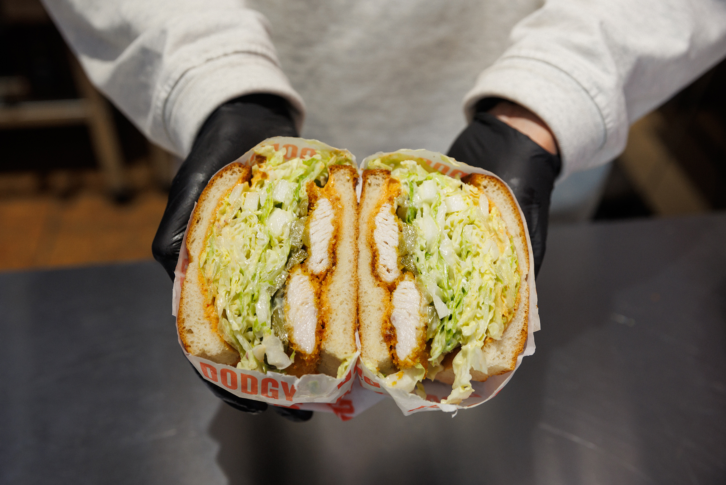 Так выглядит один из наших сэндвичей и стоит он 400 ₽