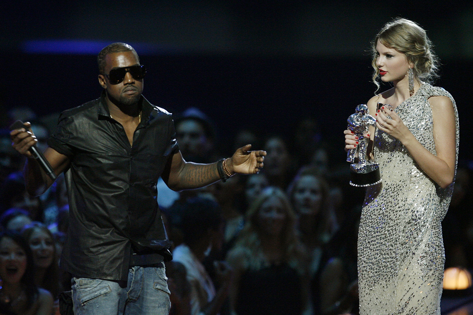 В конце нулевых фраза Уэста Imma let you finish, but… стала популярной шуткой в интернете и на телевидении. © AP / ТАСС