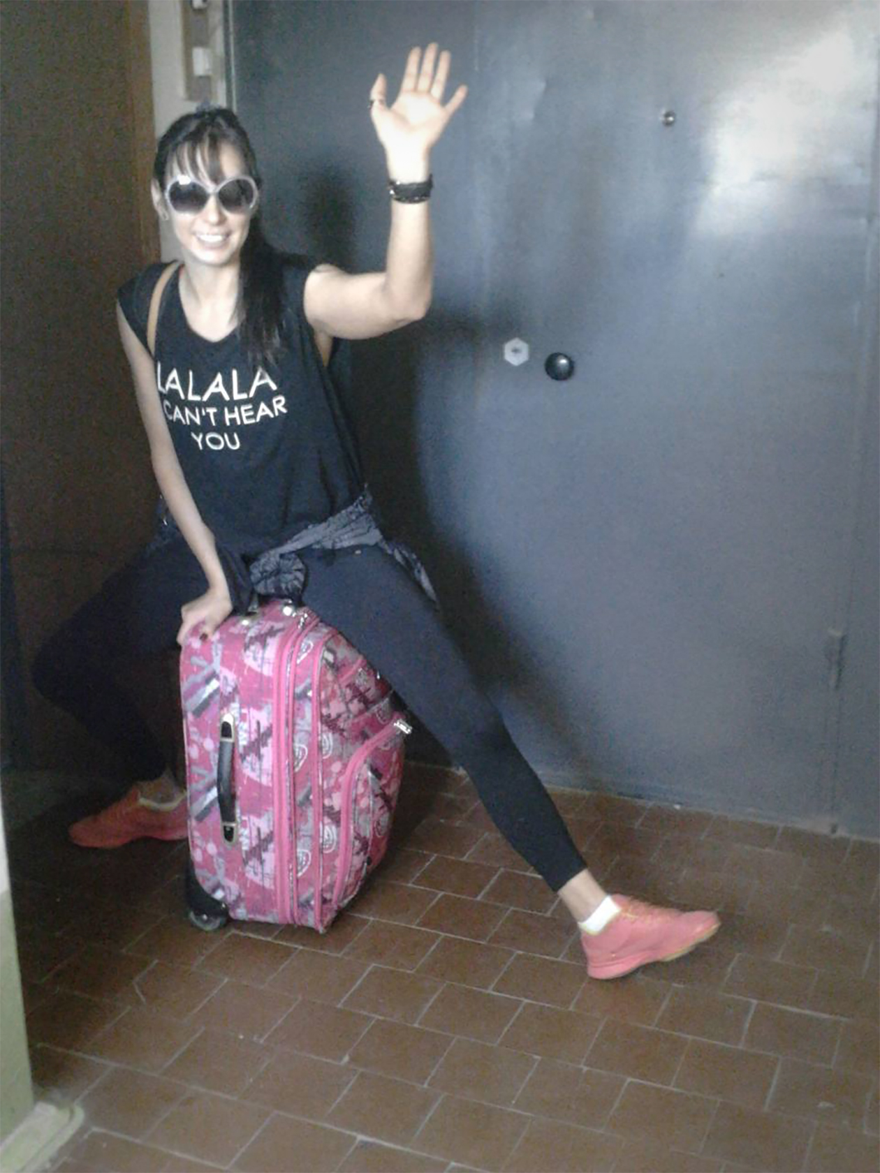 Я и мой верный розовый чемодан — спутник всех переездов
