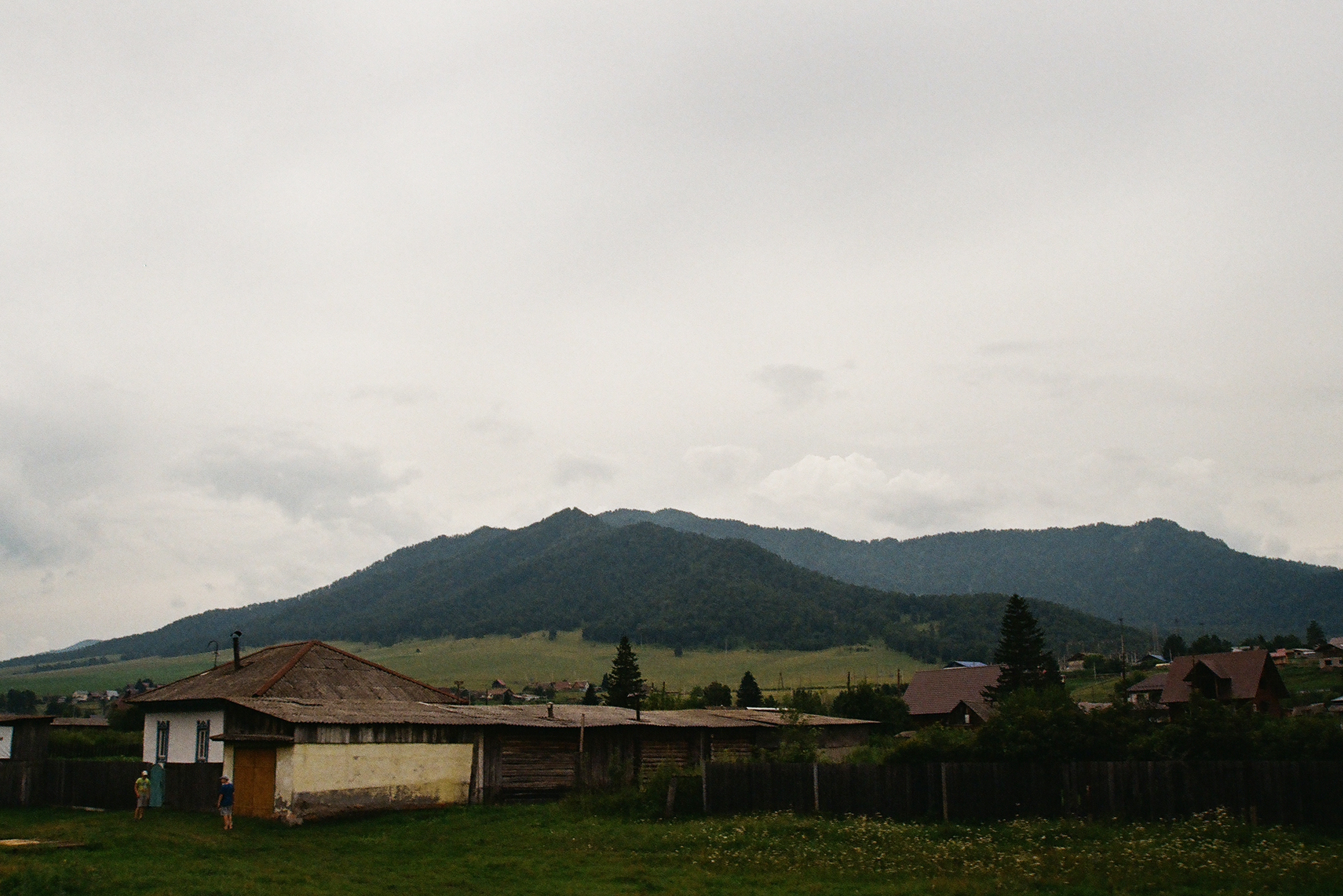 Как выглядит жизнь вдали от города. Деревня, которая встретилась на пути к перевалу Кату-Ярык