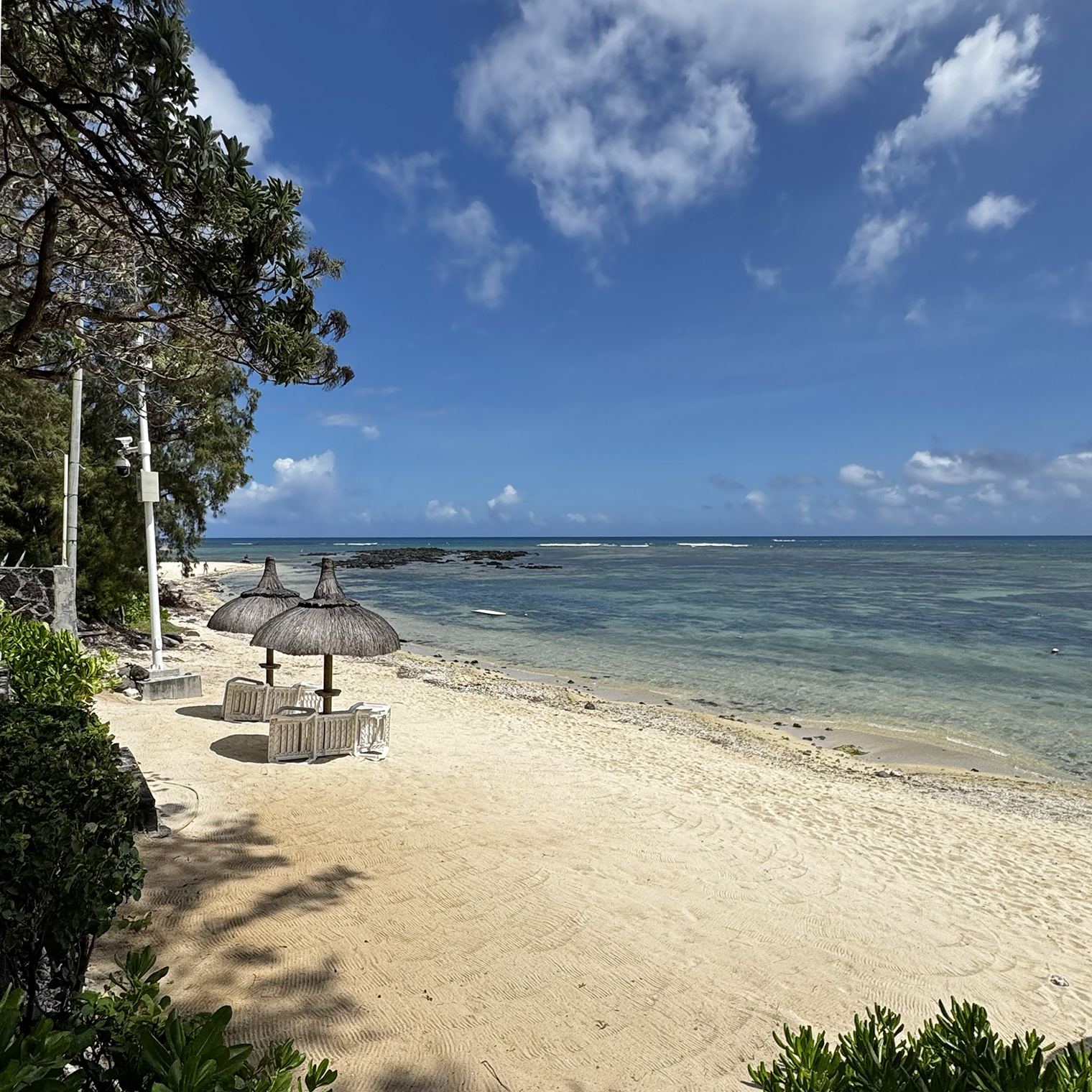 Самый спокойный пляж: ни раков-отшельников, ни рыб. Тишина и скукотища