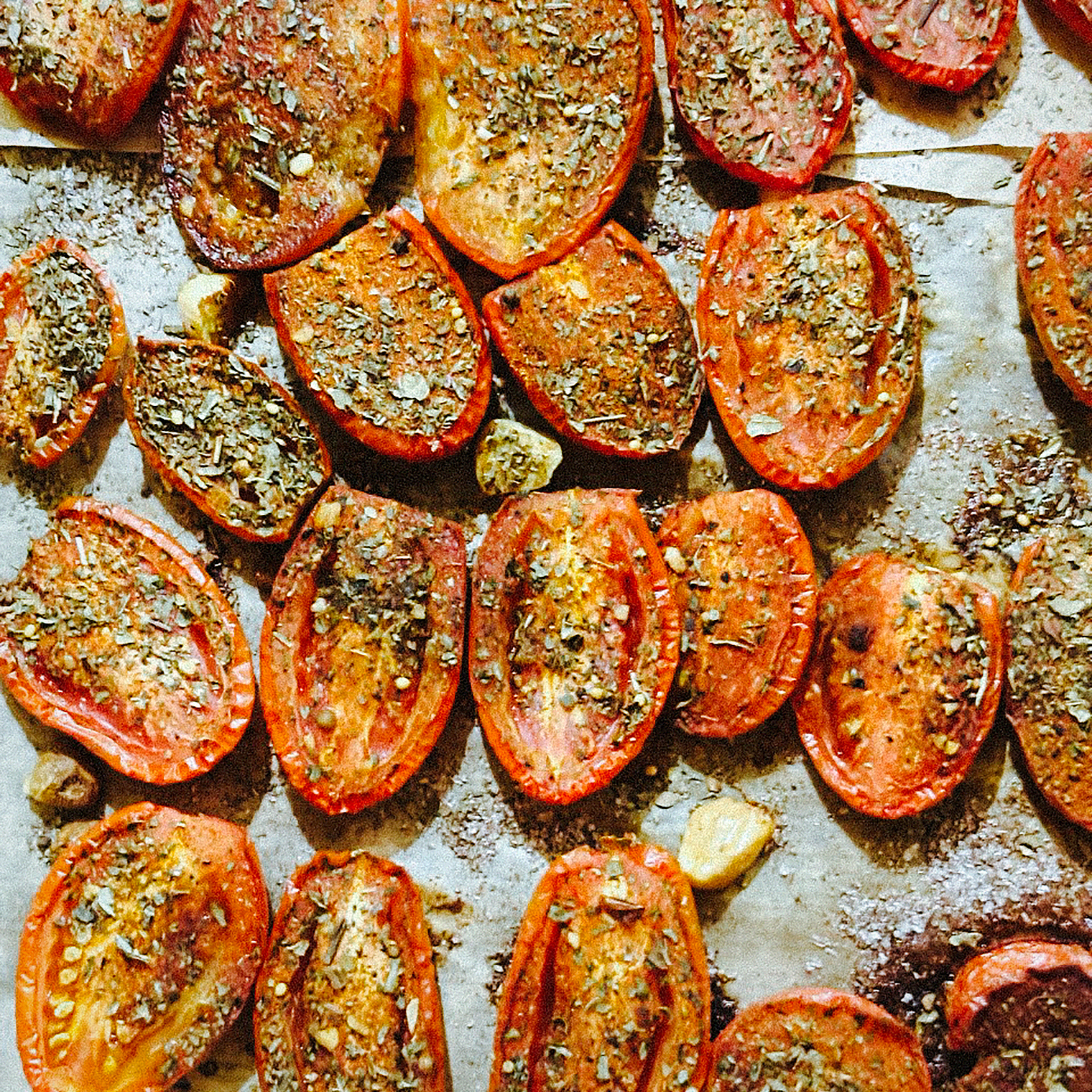 Томаты мы вырастили и завялили собственноручно