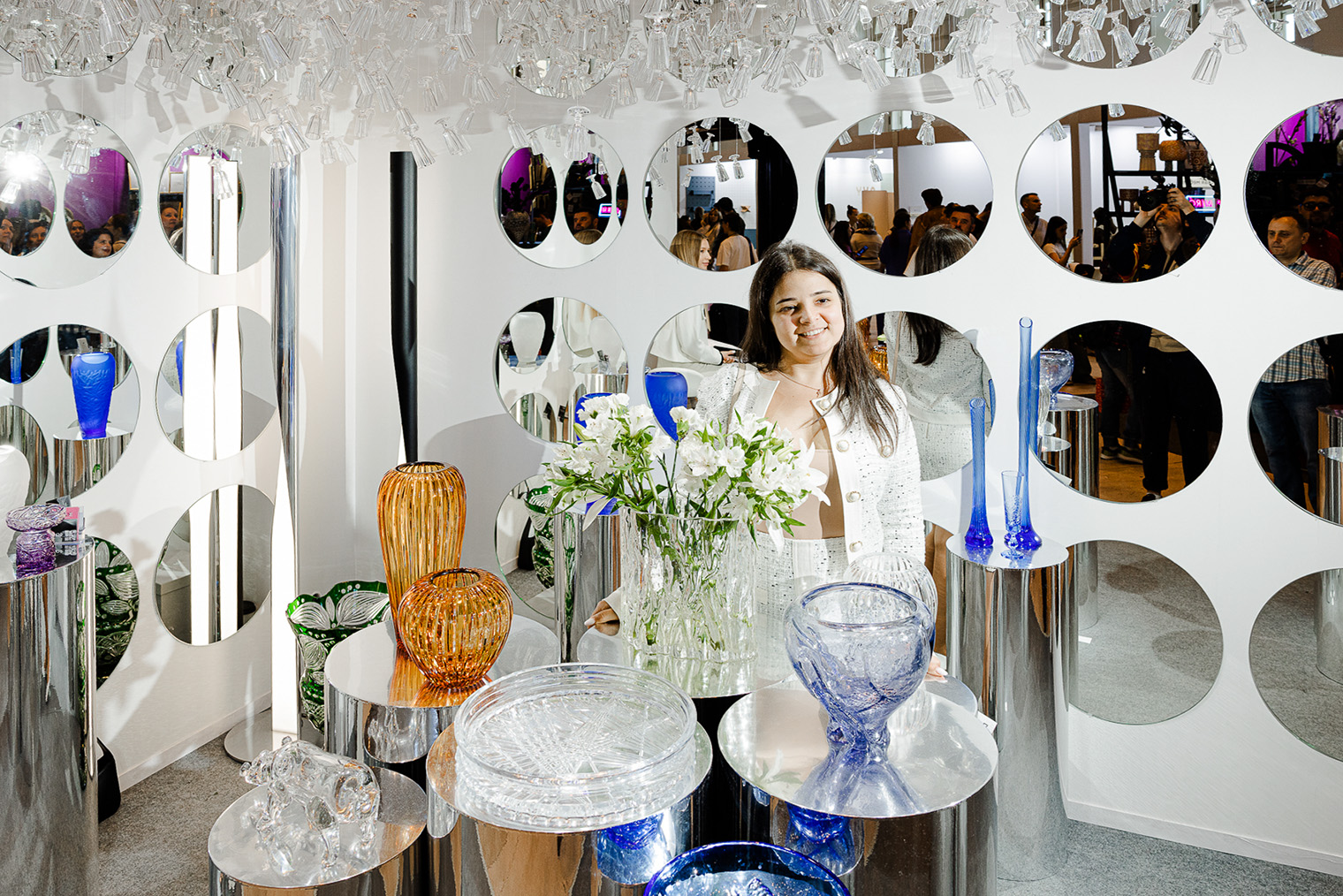 Завод из Гусь-Хрустального представил новую коллекцию, и в ней есть как более классические вазы, так и модные рифленые