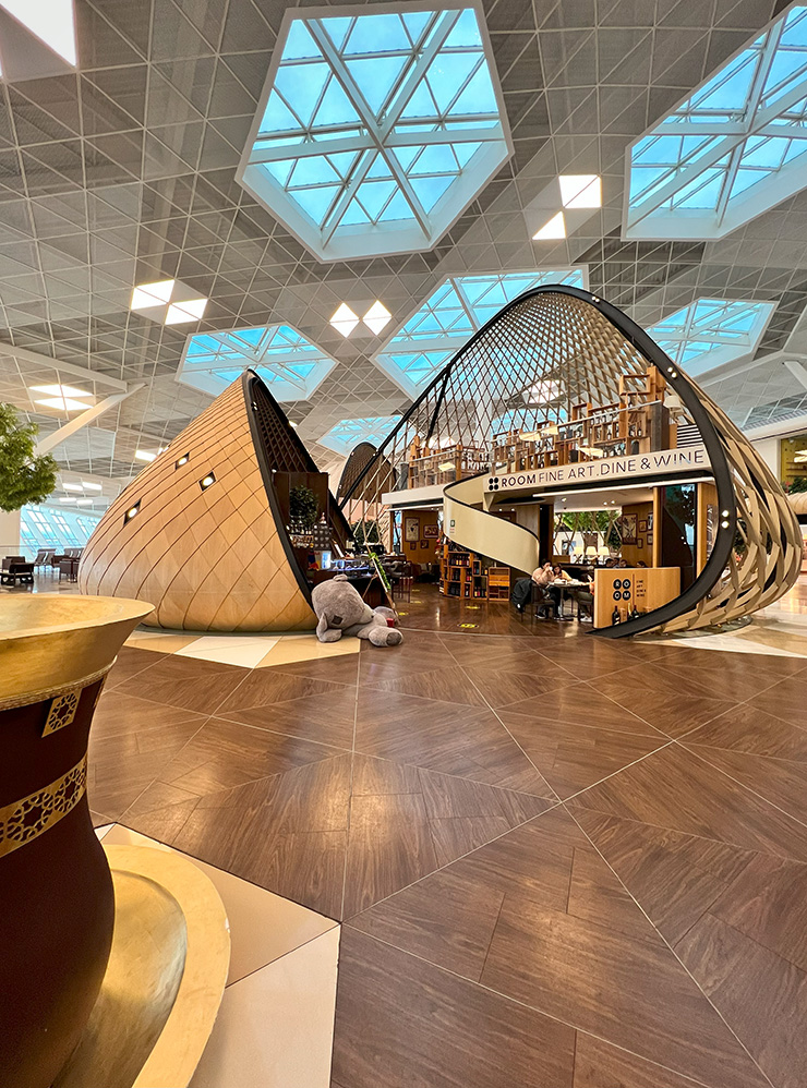Аэропорт Баку порадовал красивыми современными интерьерами, стильными кафе и ресторанами