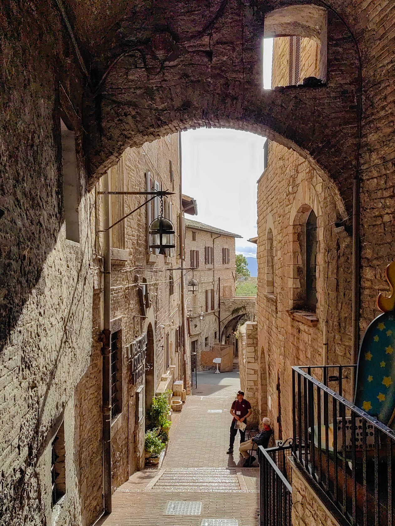 Типичная улица в Ассизи