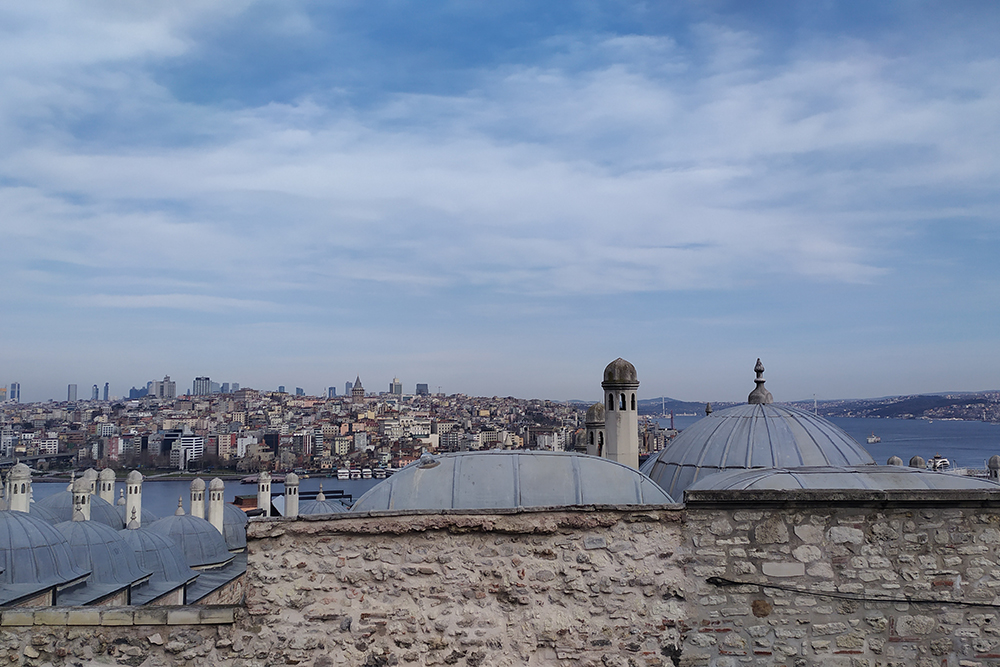 Вид на Стамбул с террасы Сулеймание