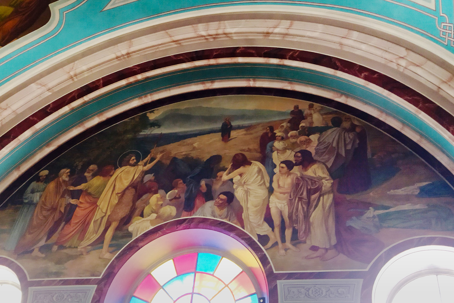 Фреска с копией картины «Явление Христа народу» в храме Иоанна Предтечи. Неизвестный художник решил одеть персонажей, которые в оригинале обнажены