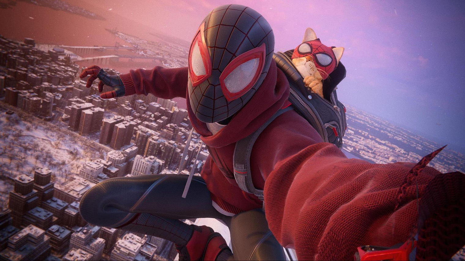 По ходу игры можно открыть новые костюмы Майлза — в этом, к примеру, он путешествует вместе с котиком. © Sony