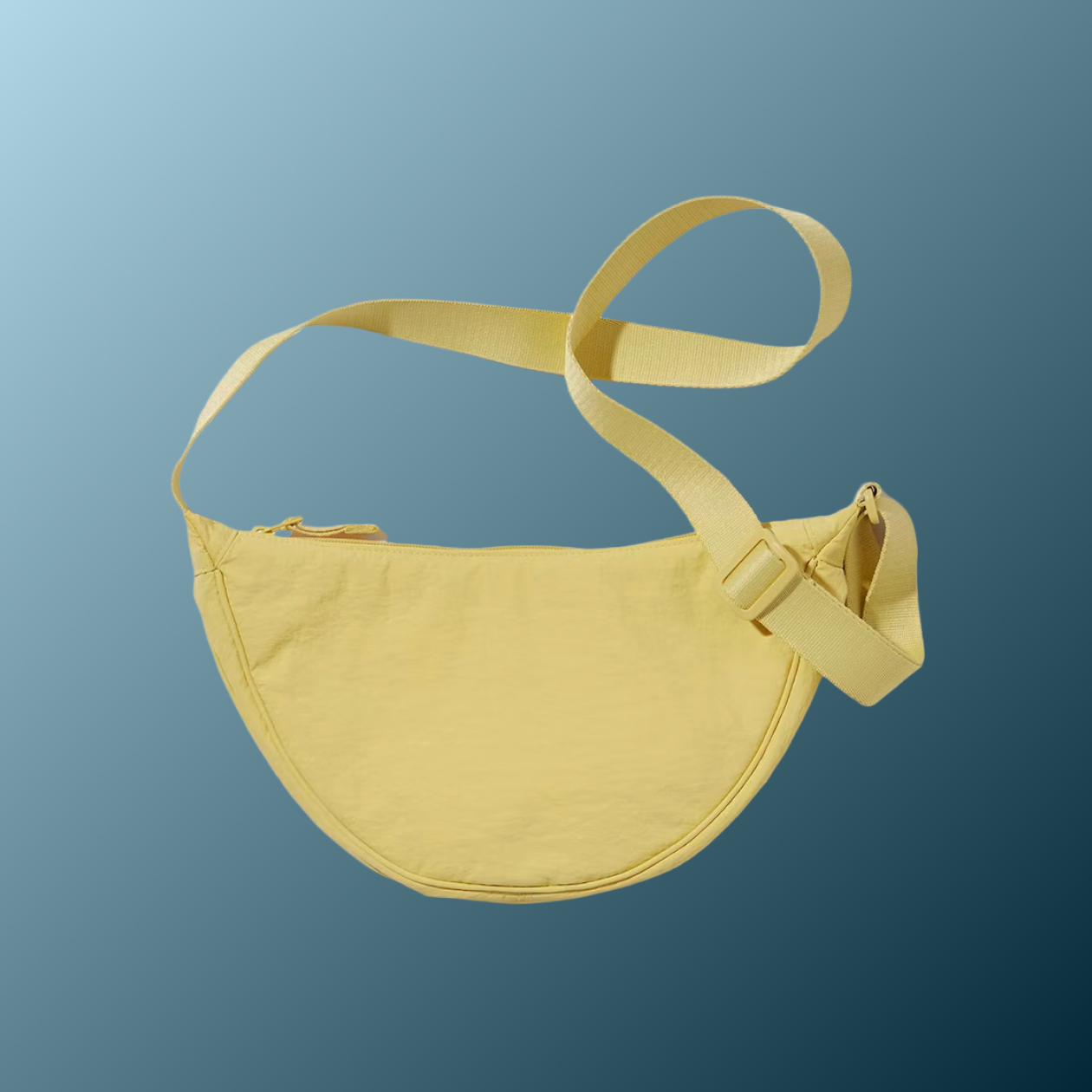 Uniqlo Round Mini Bag, от 3 671 ₽