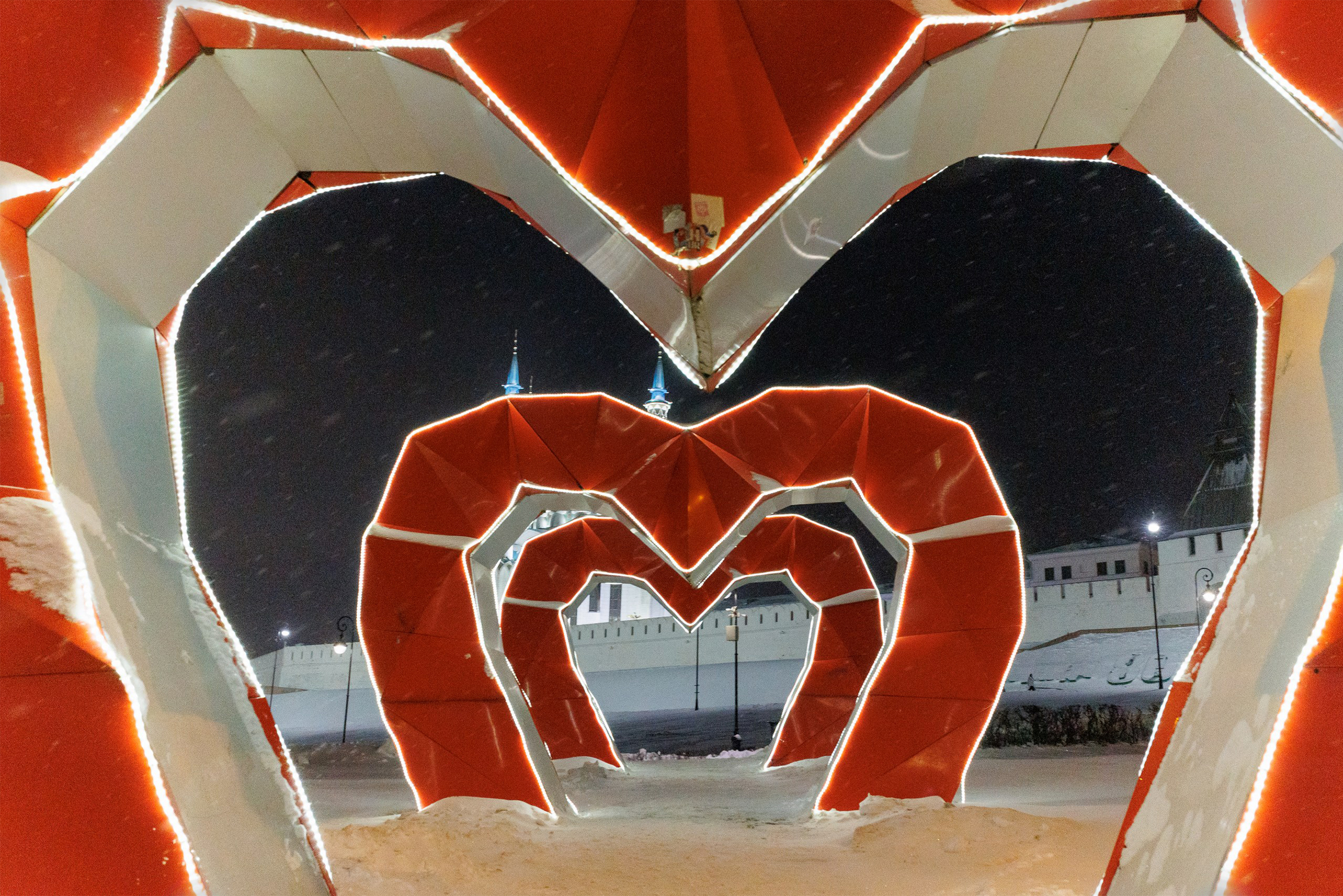 И огромные сердца