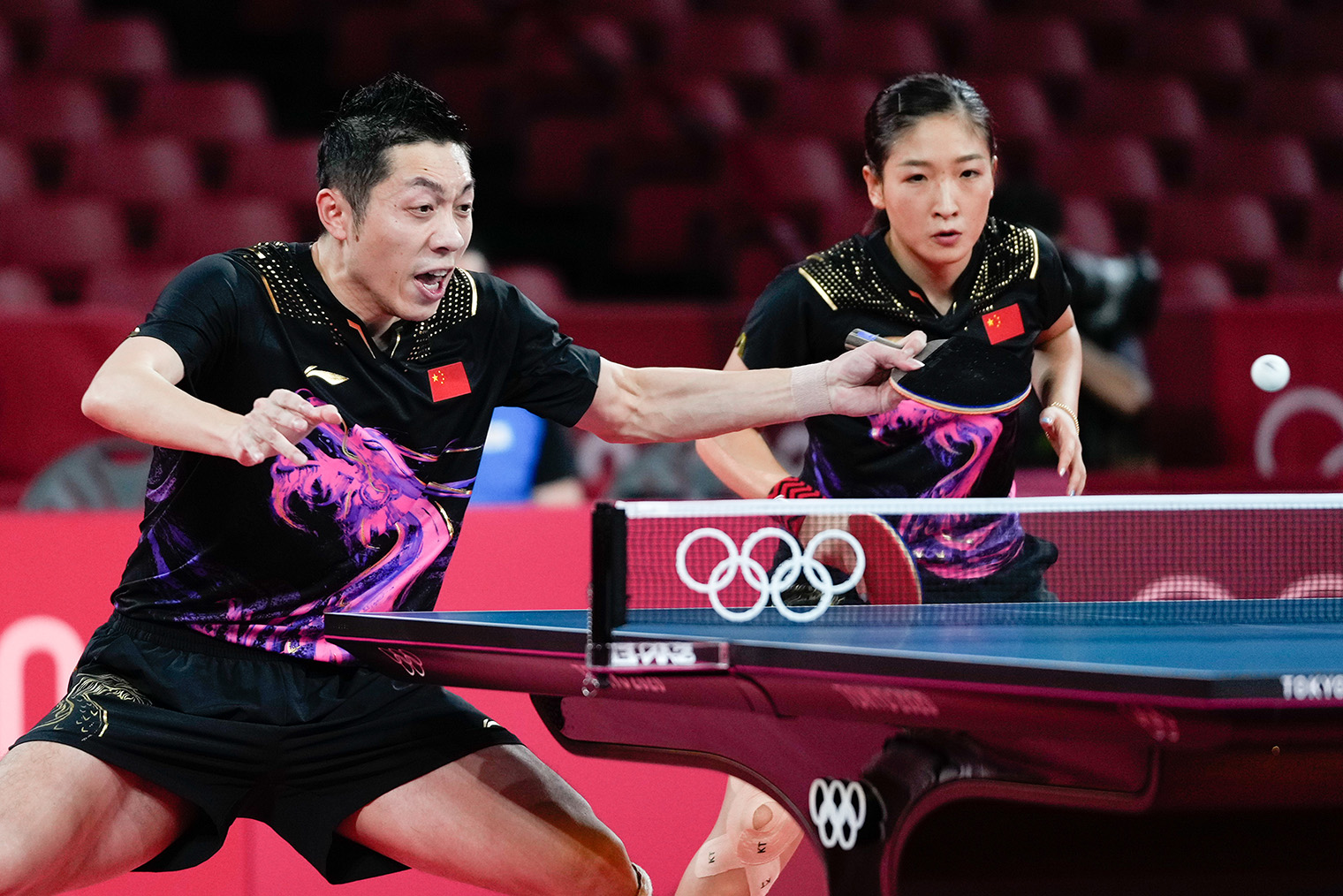 Финал смешанного парного разряда на Олимпиаде 2020 года в Токио. Фотография: Wei Zheng / CHINASPORTS / VCG / Getty Images