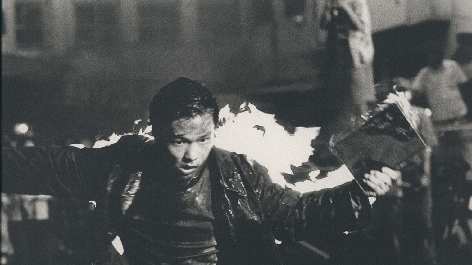 Главный герой фильма — 22-летний Чон Тхэ-иль, обычный текстильщик, который требовал соблюдения трудовых прав. Он работал в швейных мастерских на сеульском рынке, где люди трудились по 14—16 часов в день и массово болели туберкулезом. Кадр: Age of Planning