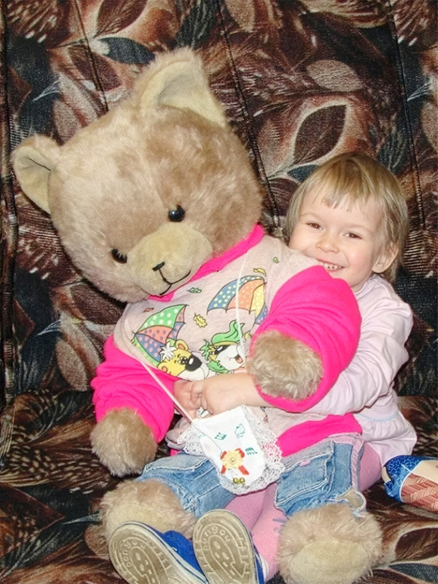 В три года Сонечка была совсем крошкой