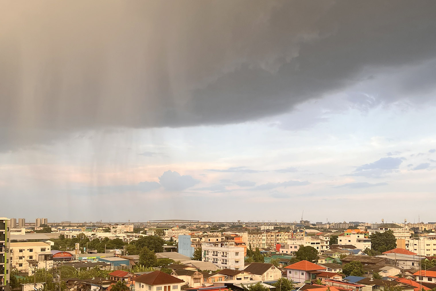 Мне всегда казалось, что в Таиланде самые драматичные ливни