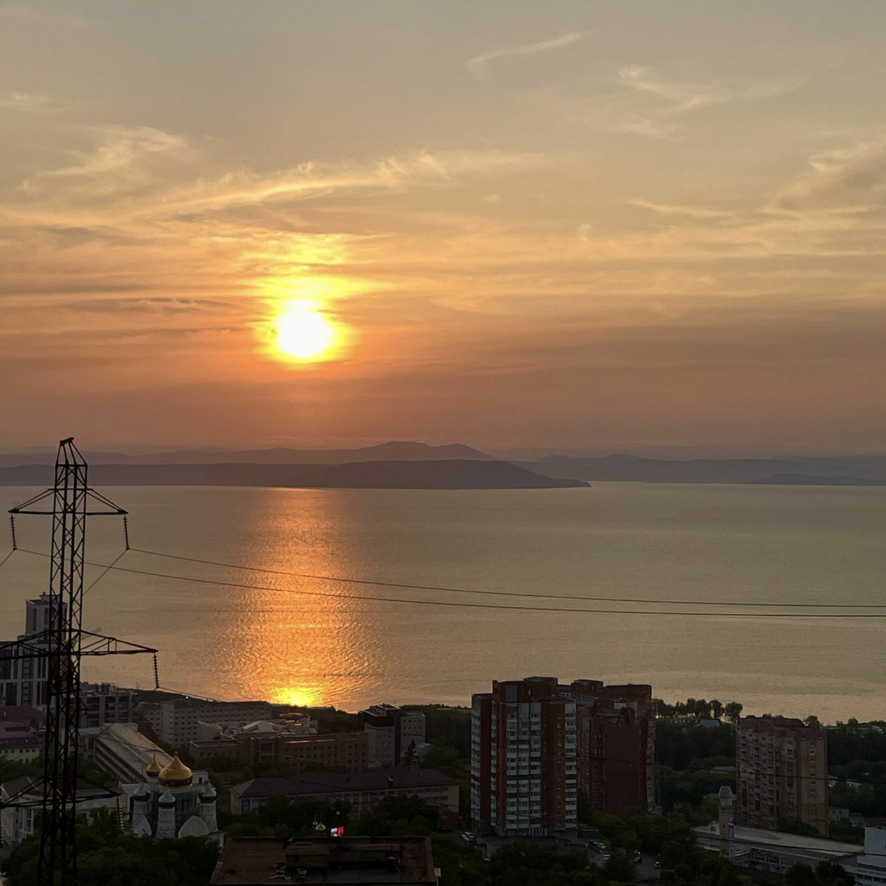 Зато закаты и пейзажи красивые