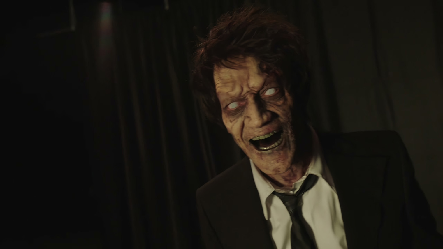 В одном из эпизодов второго сезона появляется актер Тед Рейми и иронично связывает сюжет с франшизой «Зловещие мертвецы»